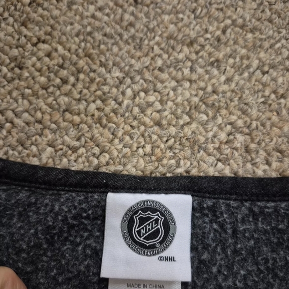 NHL Pittsburgh Penguins Sweater EUC - Picture 3 of 9